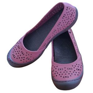 Muk Luks Women's Purple Slide On Flats Cut Out Perforations Size 8